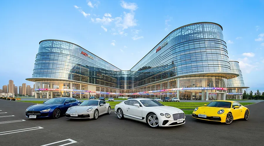 年轻人涌向二手车市场：半价圆梦豪车，澳康达成京津冀购车天堂