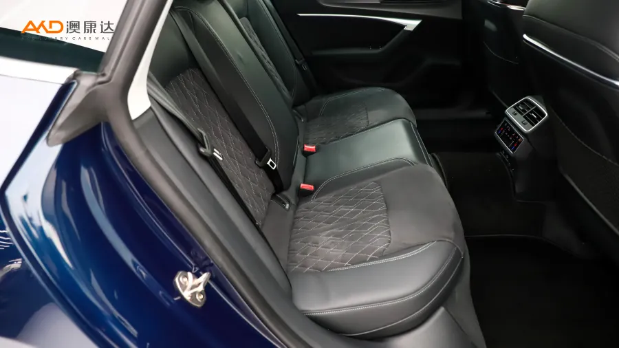 二手奧迪A7L 45TFSI quattro S-line見遠(yuǎn)型流晶套裝圖片3778959