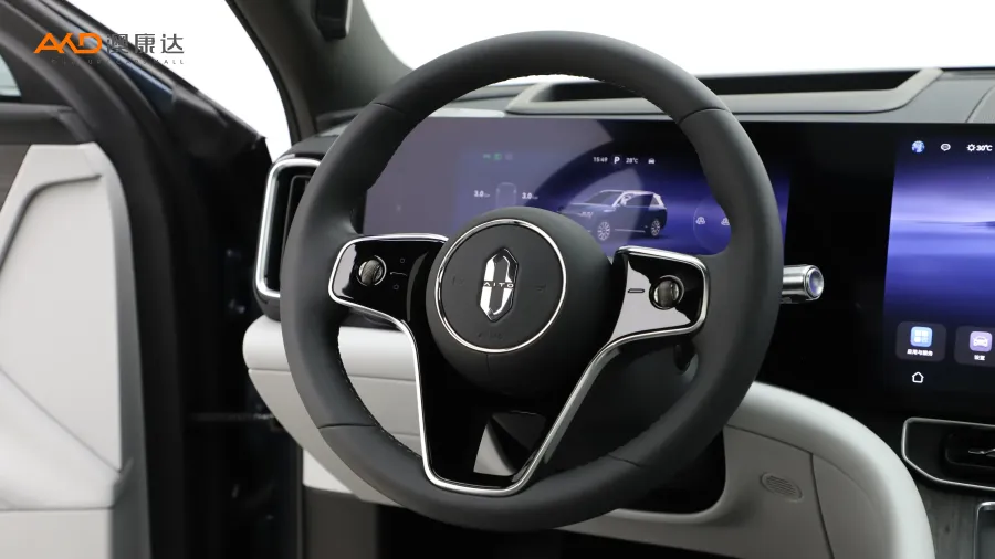 二手问界M9  纯电 Ultra版 100kWh 6座图片3825548