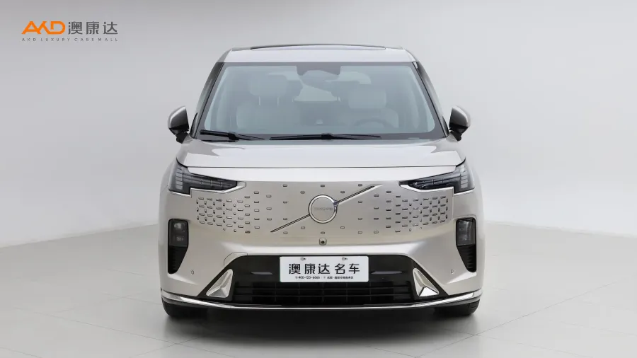 二手沃尔沃EM90 Ultra 6座图片3837841