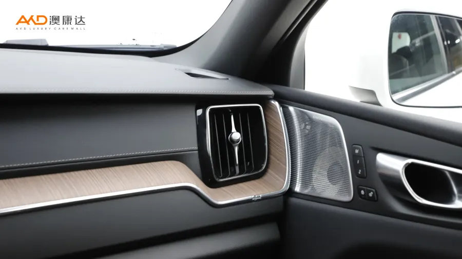 二手沃爾沃XC60 T8 插電混動(dòng) 長(zhǎng)續(xù)航四驅(qū)智雅豪華版圖片3866613