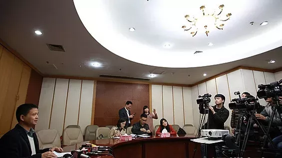 深圳普通小汽车月摇号指标3333个 网申首日收5万申请 