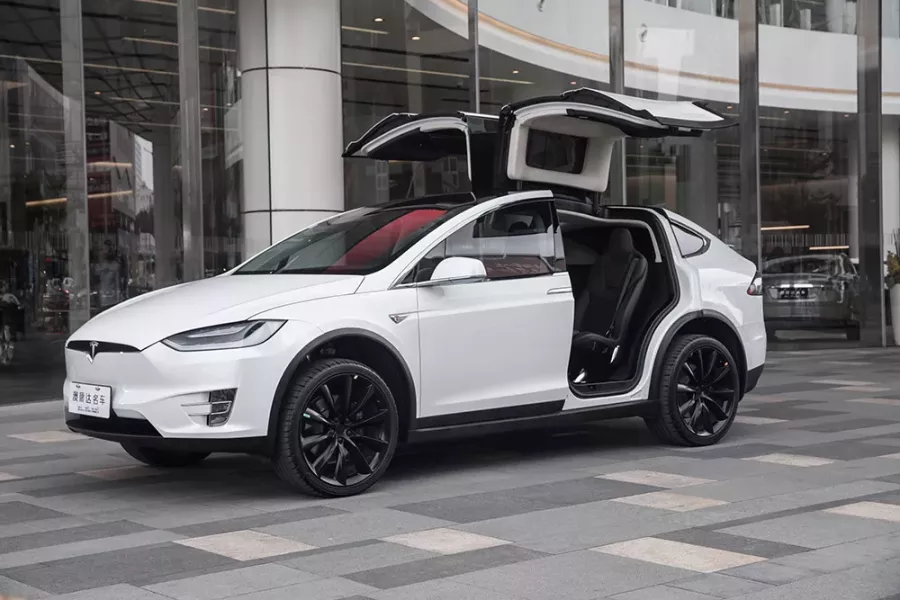 这次选择带翅膀的SUV！特斯拉Model X 90D到店鉴赏