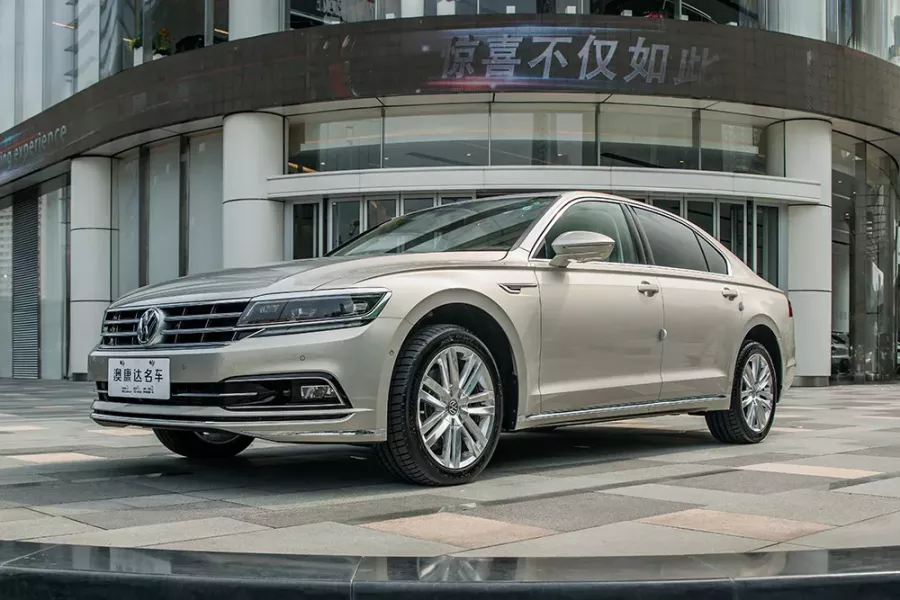 【车展购车攻略】买大众辉昂全新车 还是澳康达实惠！