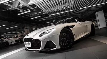 V12旗舰GT跑车——阿斯顿马丁DBS Superleggera   
